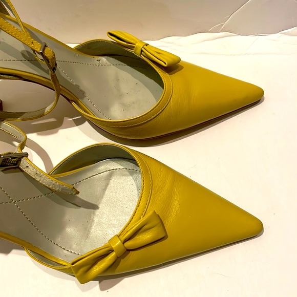 BCBGirls Pointed Toe Shoes with Bow size 7 - Picture 2 of 9